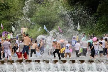 water fight Songkran